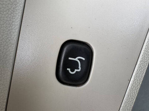 2012 Volkswagen Routan