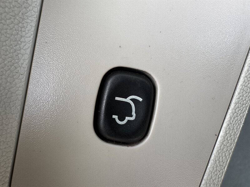 2012 Volkswagen Routan