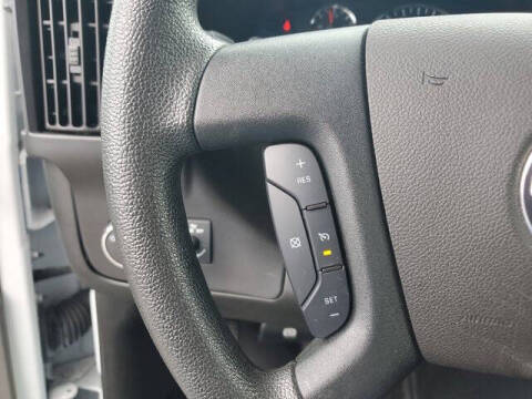 2023 GMC Savana 2500