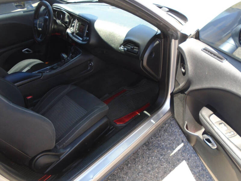 2016 Dodge Challenger SXT