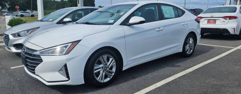 2020 Hyundai Elantra for sale at Uncle Ray's Auto Gallery / Calavan CDJR in Lithia Springs GA