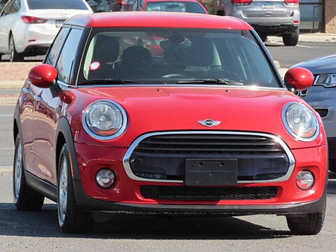 2017 MINI Hardtop 4 Door Cooper