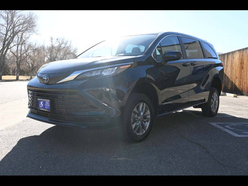 2024 Toyota Sienna LE 8-Passenger