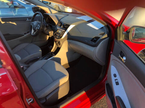 2013 Hyundai Accent SE