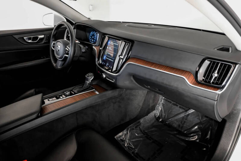 2020 Volvo S60 T5 Momentum