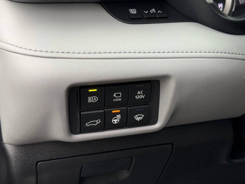 2022 Toyota Highlander Hybrid Limited