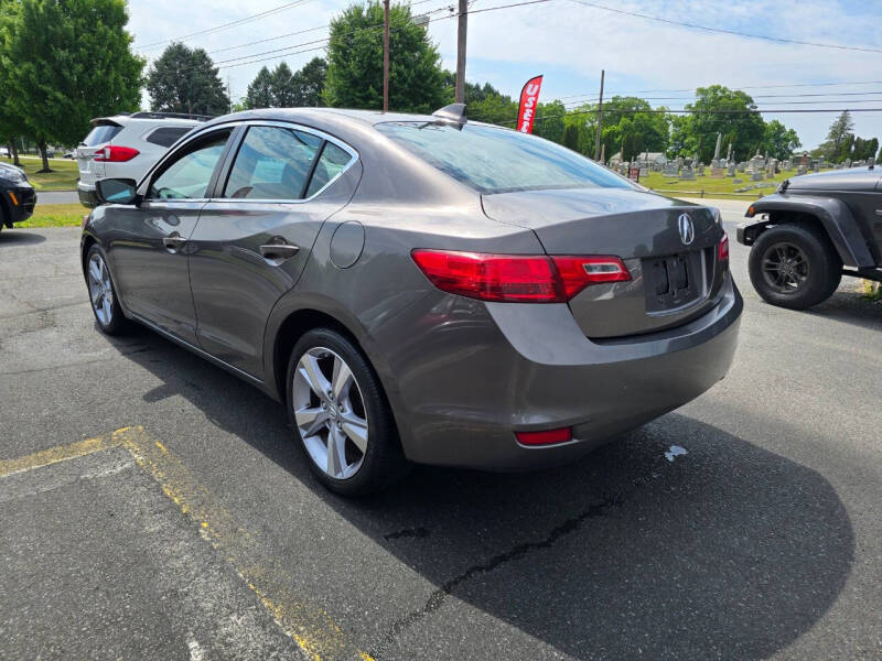 2013 Acura ILX 2.0L w/Tech