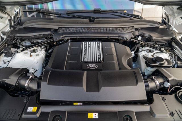2017 Land Rover Range Rover 40