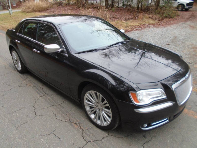 2013 Chrysler 300 C John Varvatos Luxury Edition