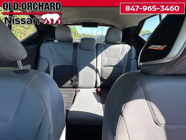2022 Nissan Kicks SR