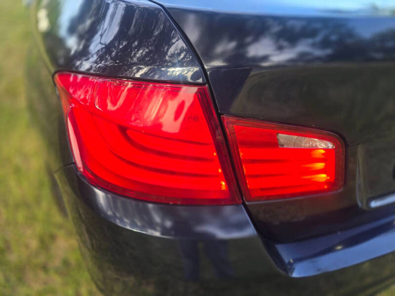 2011 BMW 5 Series 528i
