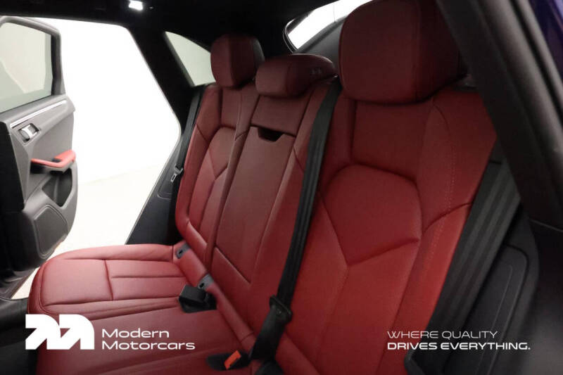 2025 Porsche Macan S