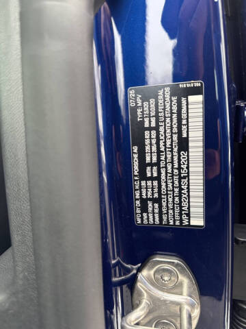 2025 Porsche Macan 4S Electric