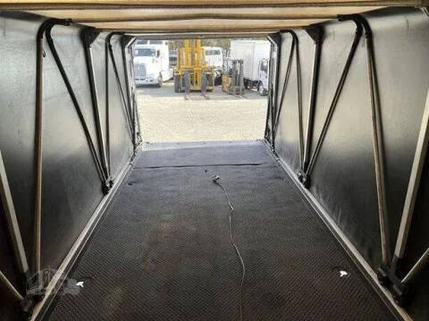 2009 Freightliner M2 106