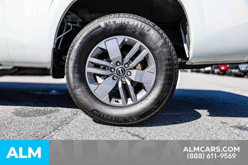 2025 Nissan Frontier SV