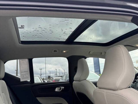 2026 Volvo XC40 B5 Ultra