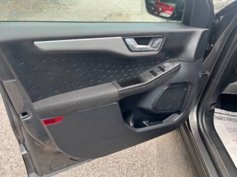 2020 Ford Escape SE