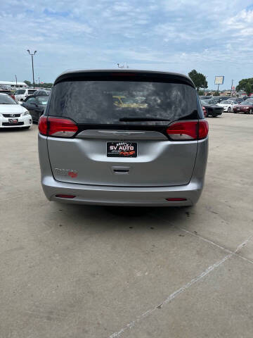 2017 Chrysler Pacifica LX