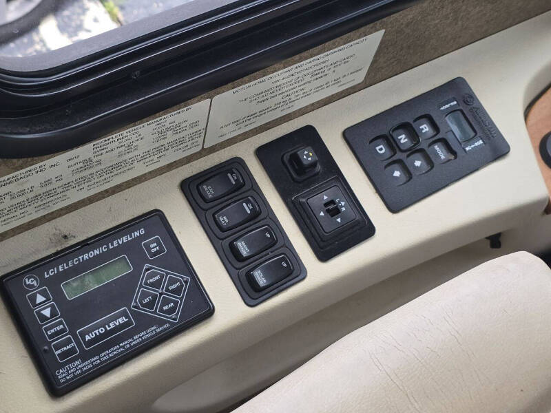 2013 Winnebago Journey