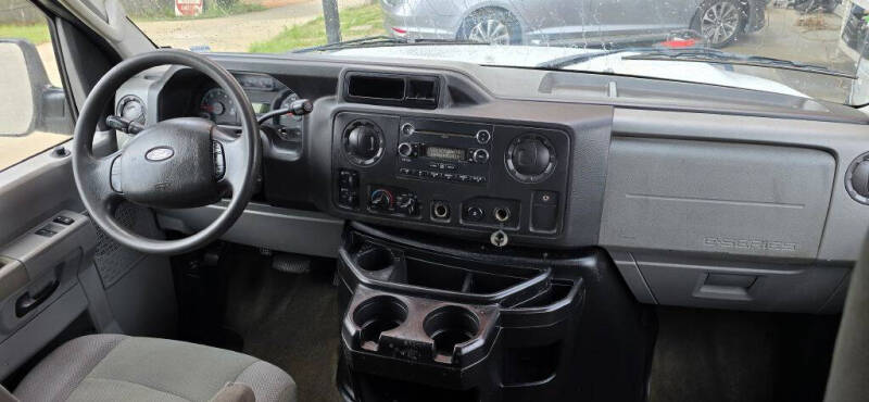 2013 Ford E-Series E-350 SD XLT