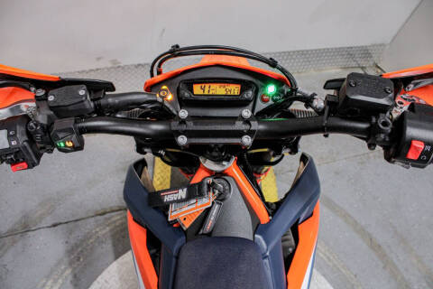 2024 KTM 690 SMC R
