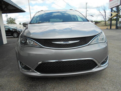 2020 Chrysler Pacifica Touring L