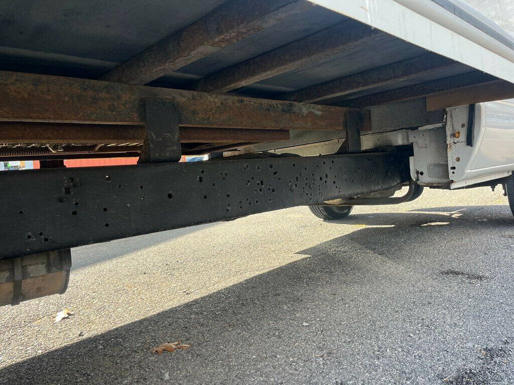 2015 Ford E-Series 27