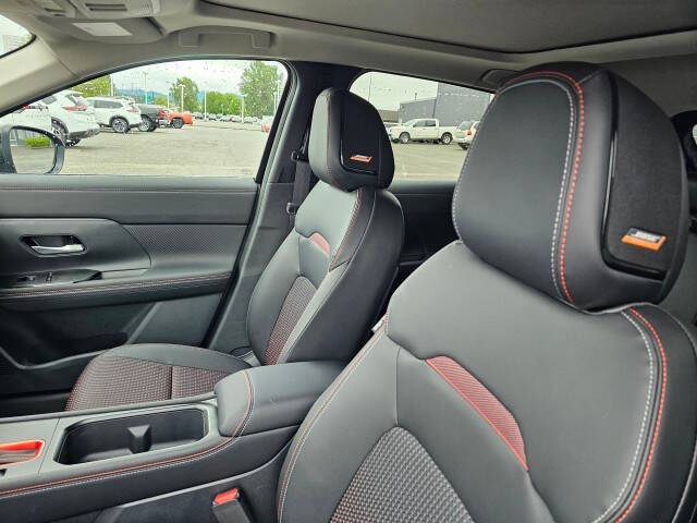 2025 Nissan Kicks SR