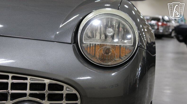 2003 Ford Thunderbird