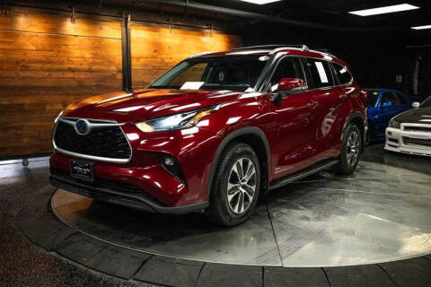 2022 Toyota Highlander Hybrid XLE