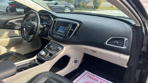 2015 Chrysler 200 Limited