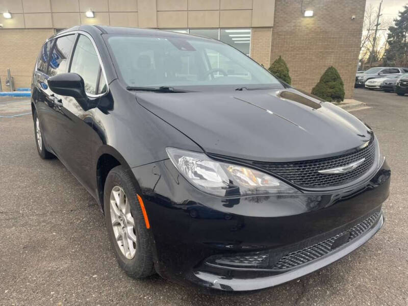 2023 Chrysler Voyager LX
