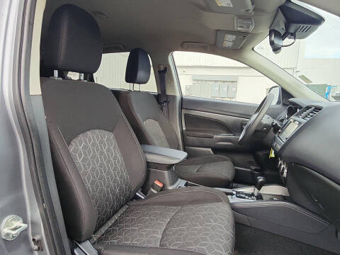 2023 Mitsubishi Outlander Sport ES