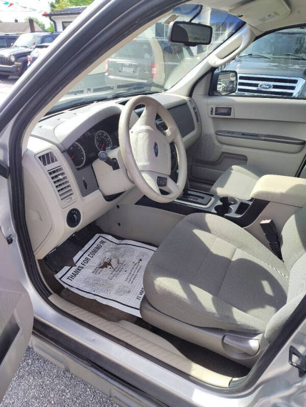 2010 Ford Escape XLS