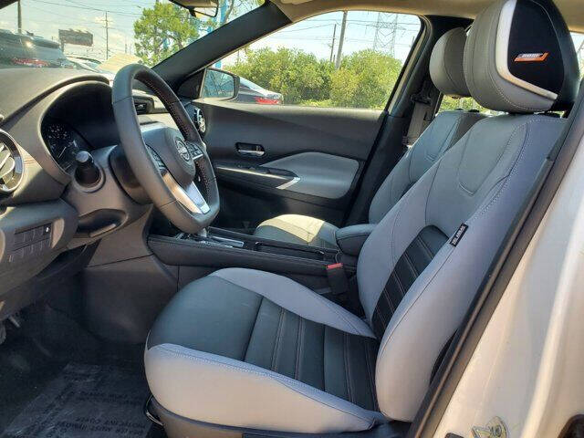 2023 Nissan Kicks SR