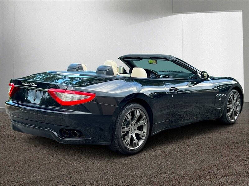 2014 Maserati GranTurismo Base photo 5