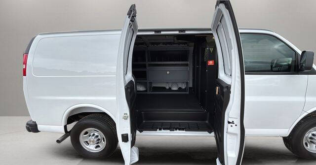 2025 Chevrolet Express 2500