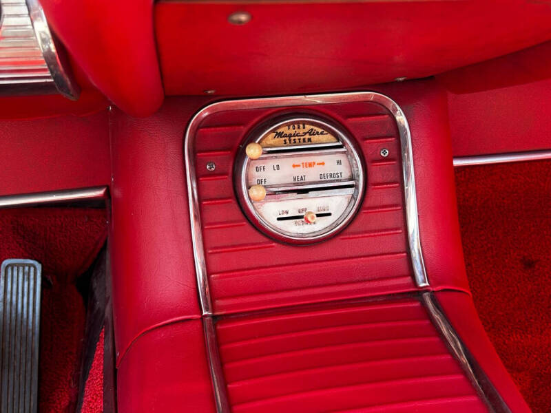 1959 Ford Thunderbird