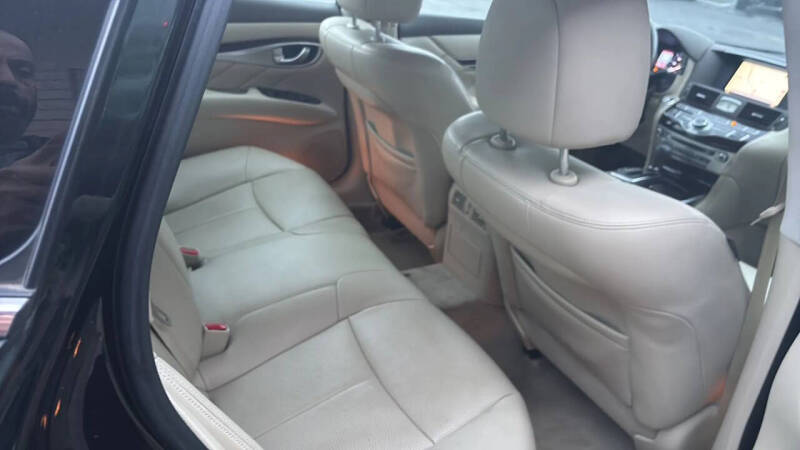 2011 Infiniti M37 x