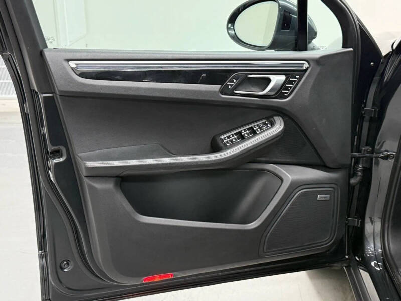 2018 Porsche Macan S