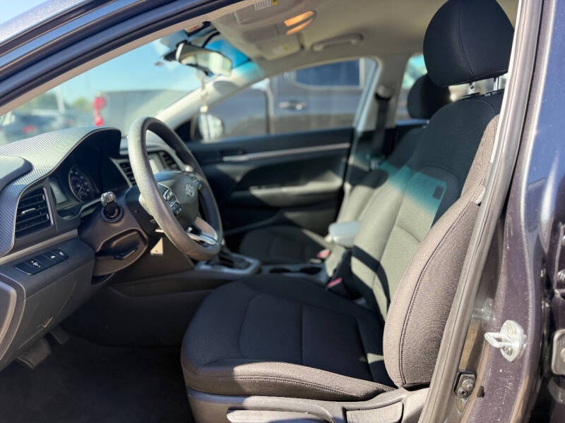 2020 Hyundai Elantra SE