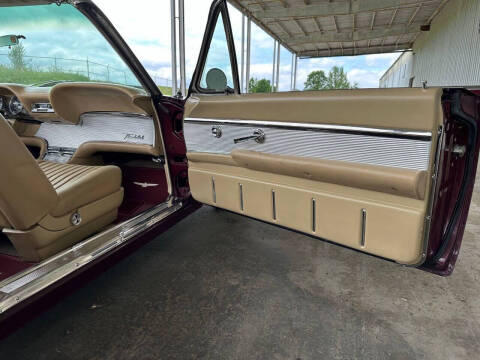 1961 Ford Thunderbird