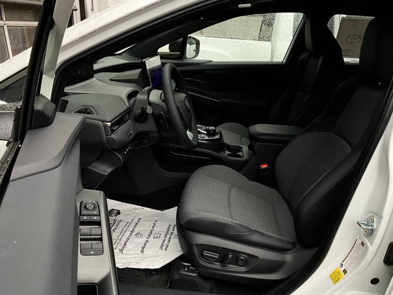 2026 Toyota bZ XLE Plus