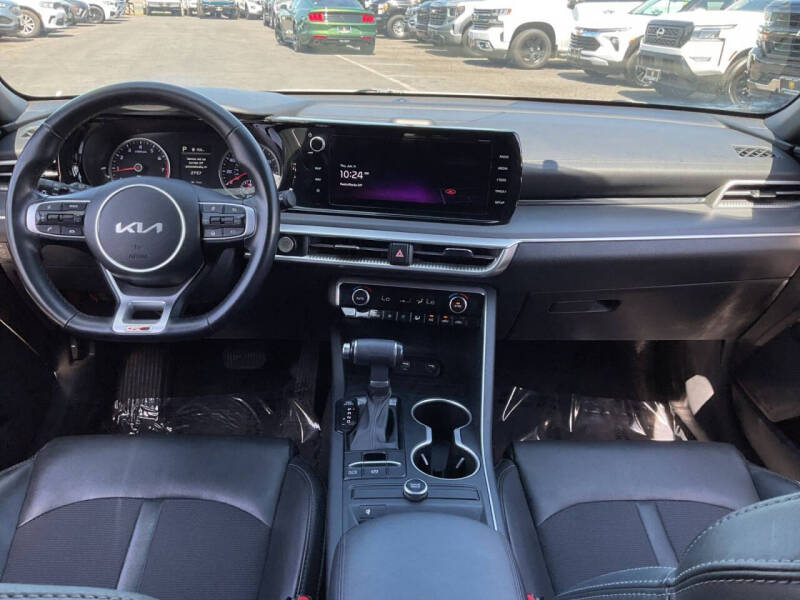 2022 Kia K5