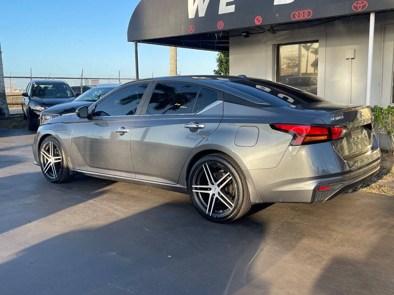 2019 NISSAN Altima Sedan - $18,900