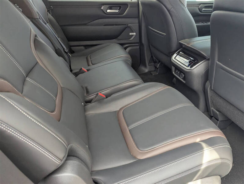 2025 Nissan Armada SL