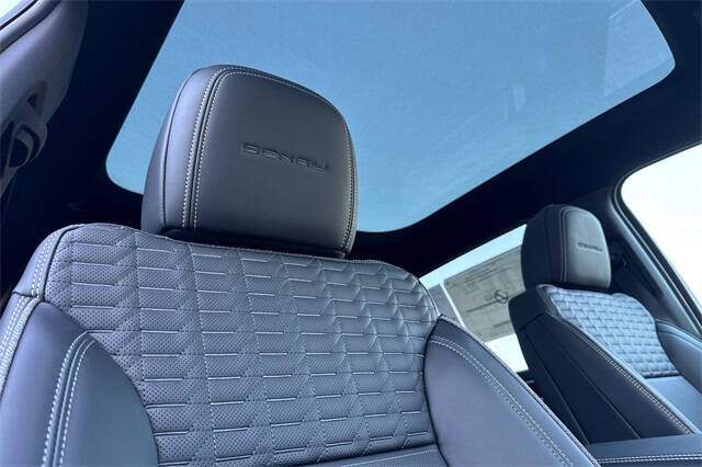 2025 GMC Sierra EV Denali