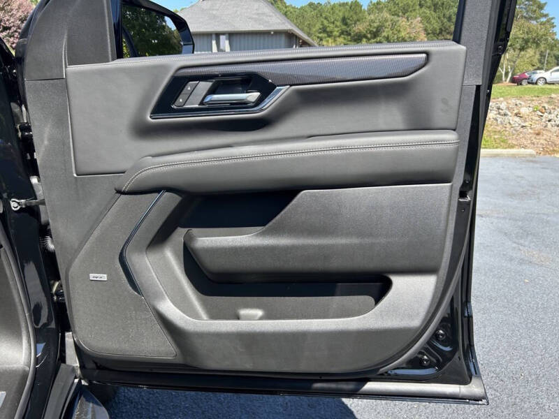 2025 GMC Yukon Elevation