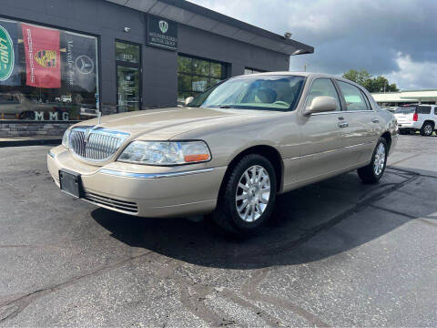 2007 Lincoln Town Car for sale at Moundbuilders Motor Group in Newark OH