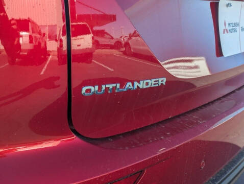 2026 Mitsubishi Outlander ES